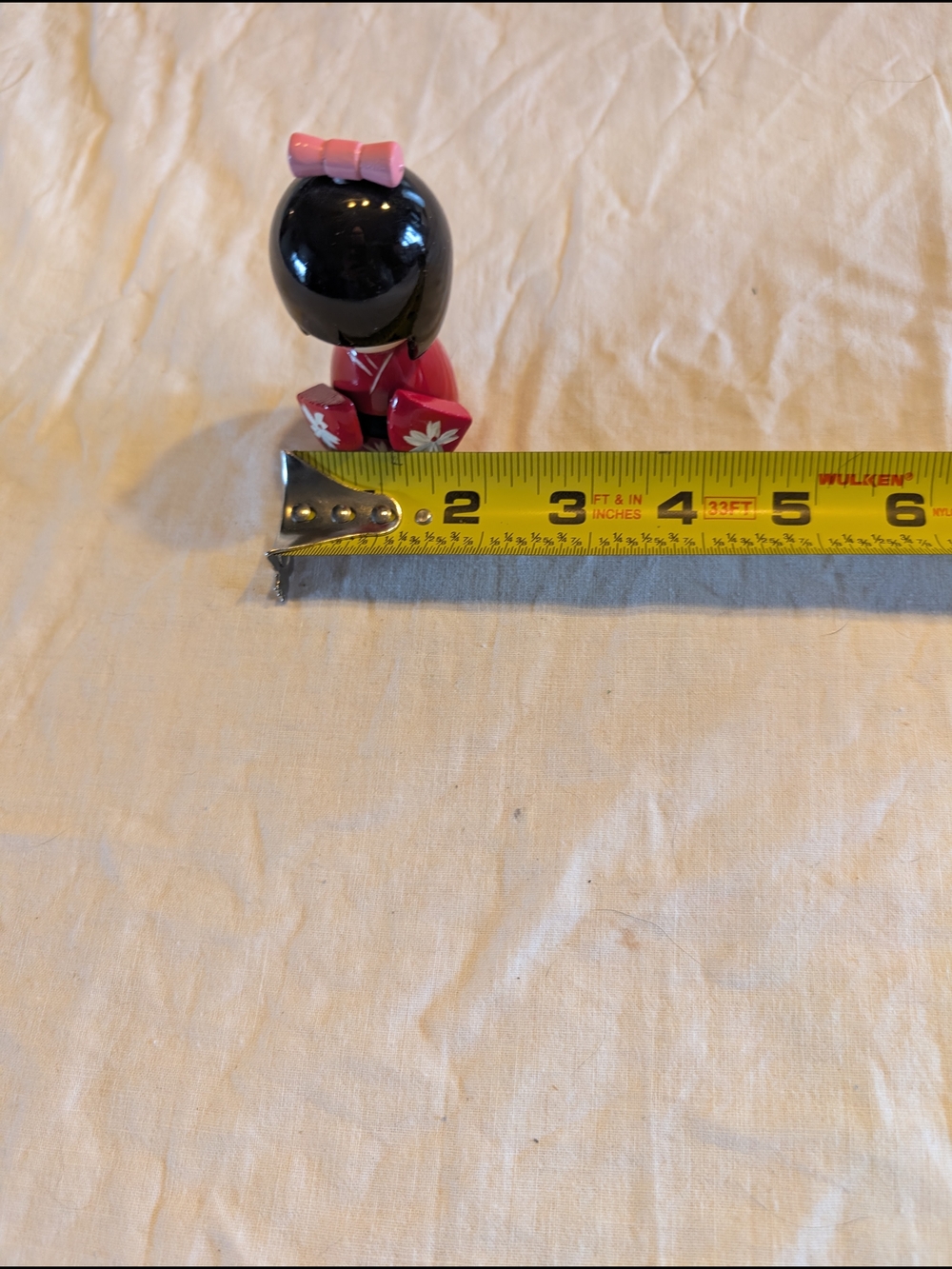💥SALE💥Vintage Red Kokeshi Doll with Pink Bow - Picture 6 of 6